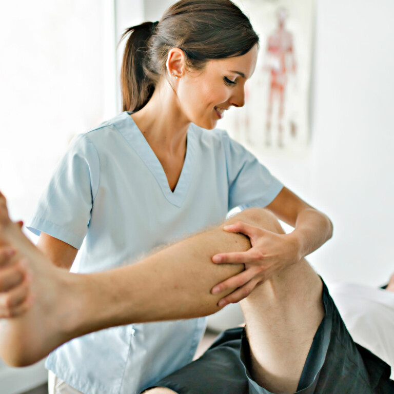ocoee physical therapist with patient